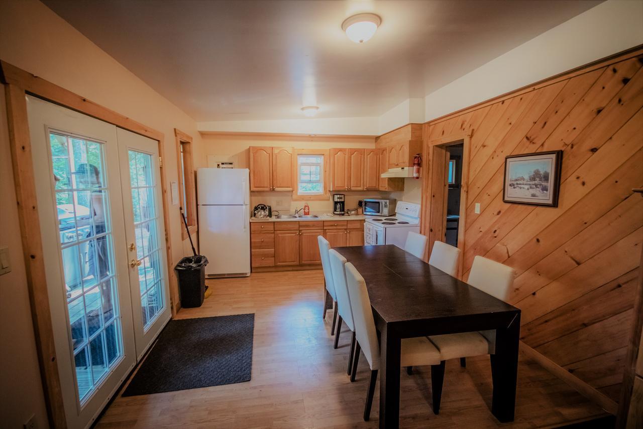 ברייסברידג' High Falls Bay Cottages, Camping & Waterpark מראה חיצוני תמונה