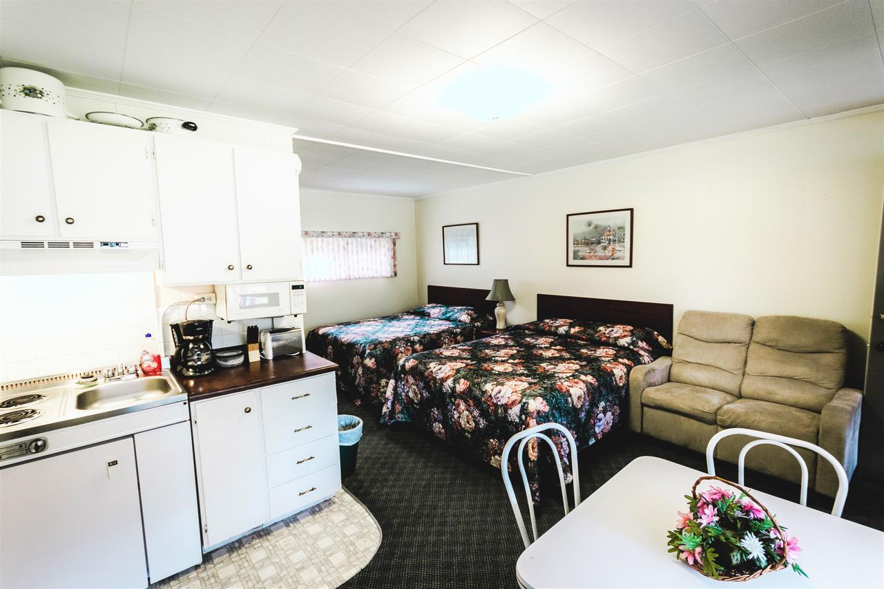 ברייסברידג' High Falls Bay Cottages, Camping & Waterpark מראה חיצוני תמונה